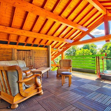 Logis Hotel Restaurant Le Chalet Du Mont Roland Sampans Εξωτερικό φωτογραφία