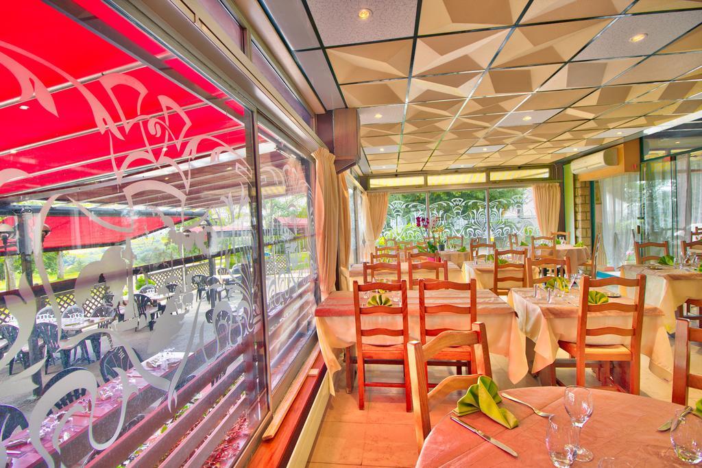 Logis Hotel Restaurant Le Chalet Du Mont Roland Sampans Εξωτερικό φωτογραφία