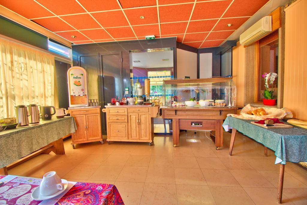 Logis Hotel Restaurant Le Chalet Du Mont Roland Sampans Εξωτερικό φωτογραφία