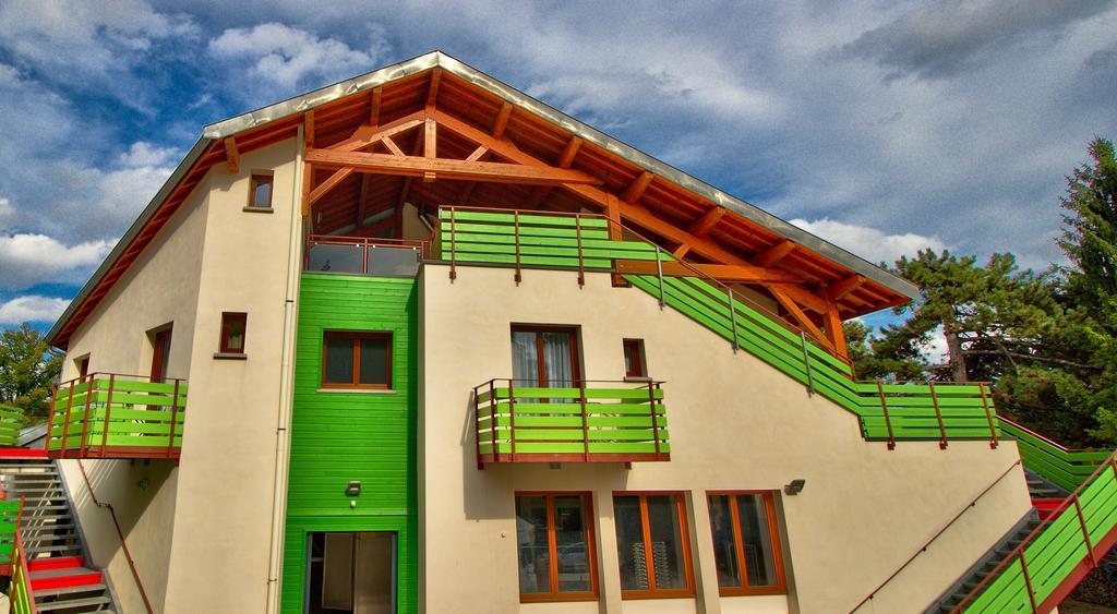 Logis Hotel Restaurant Le Chalet Du Mont Roland Sampans Εξωτερικό φωτογραφία